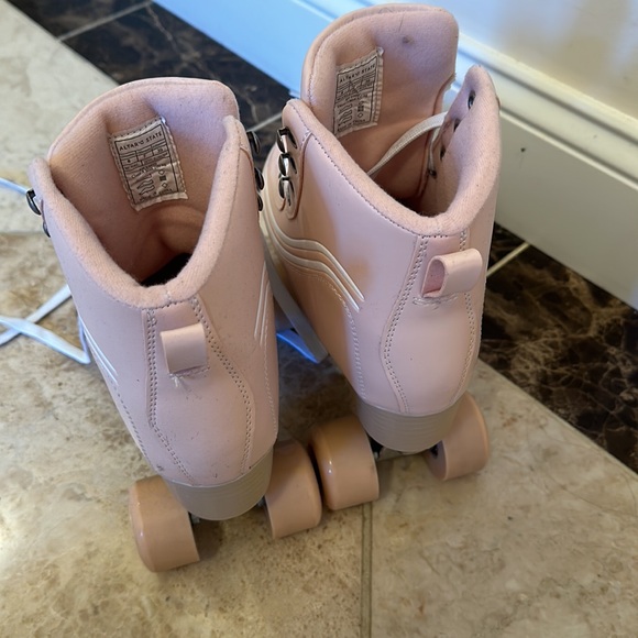Roller skates! - Picture 2 of 3